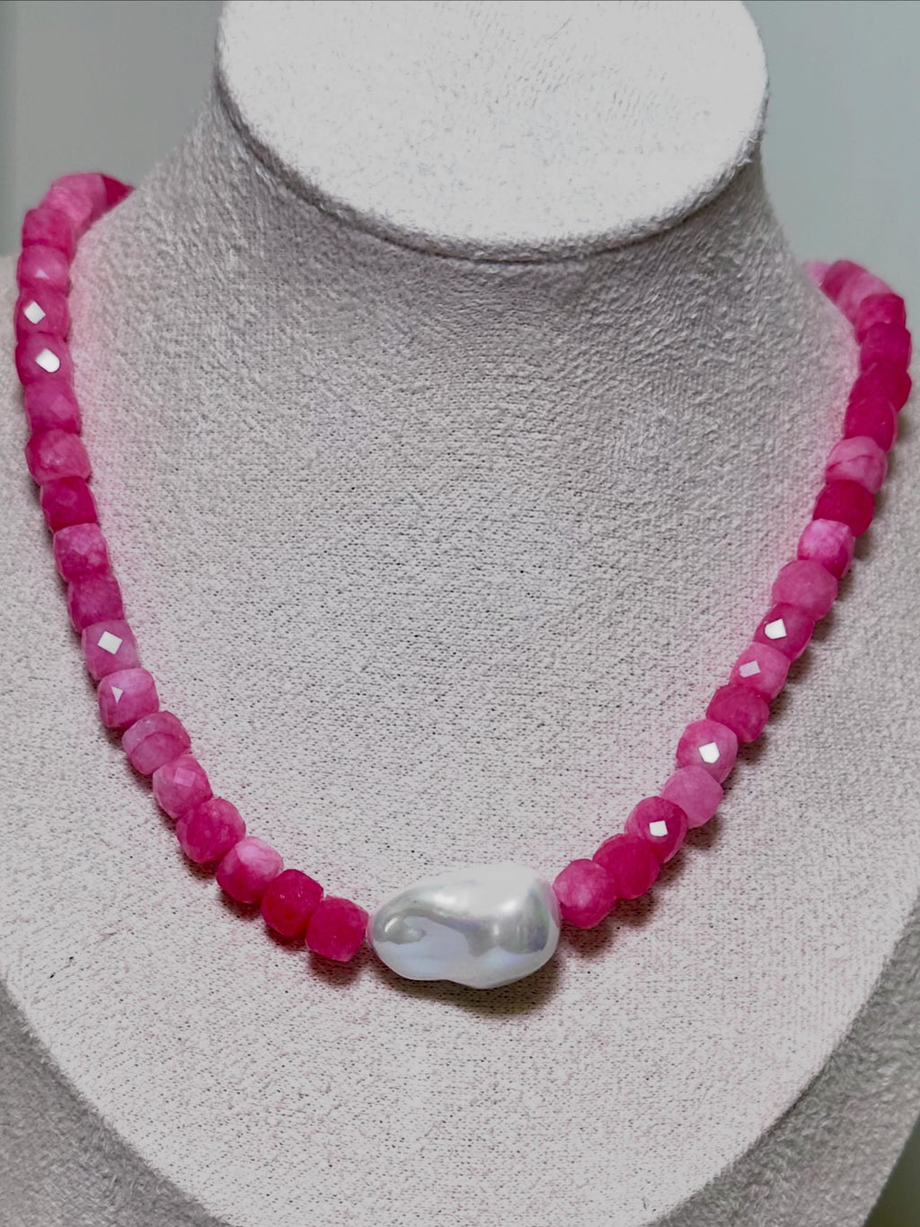 Sorbet Pearl Necklace Collection