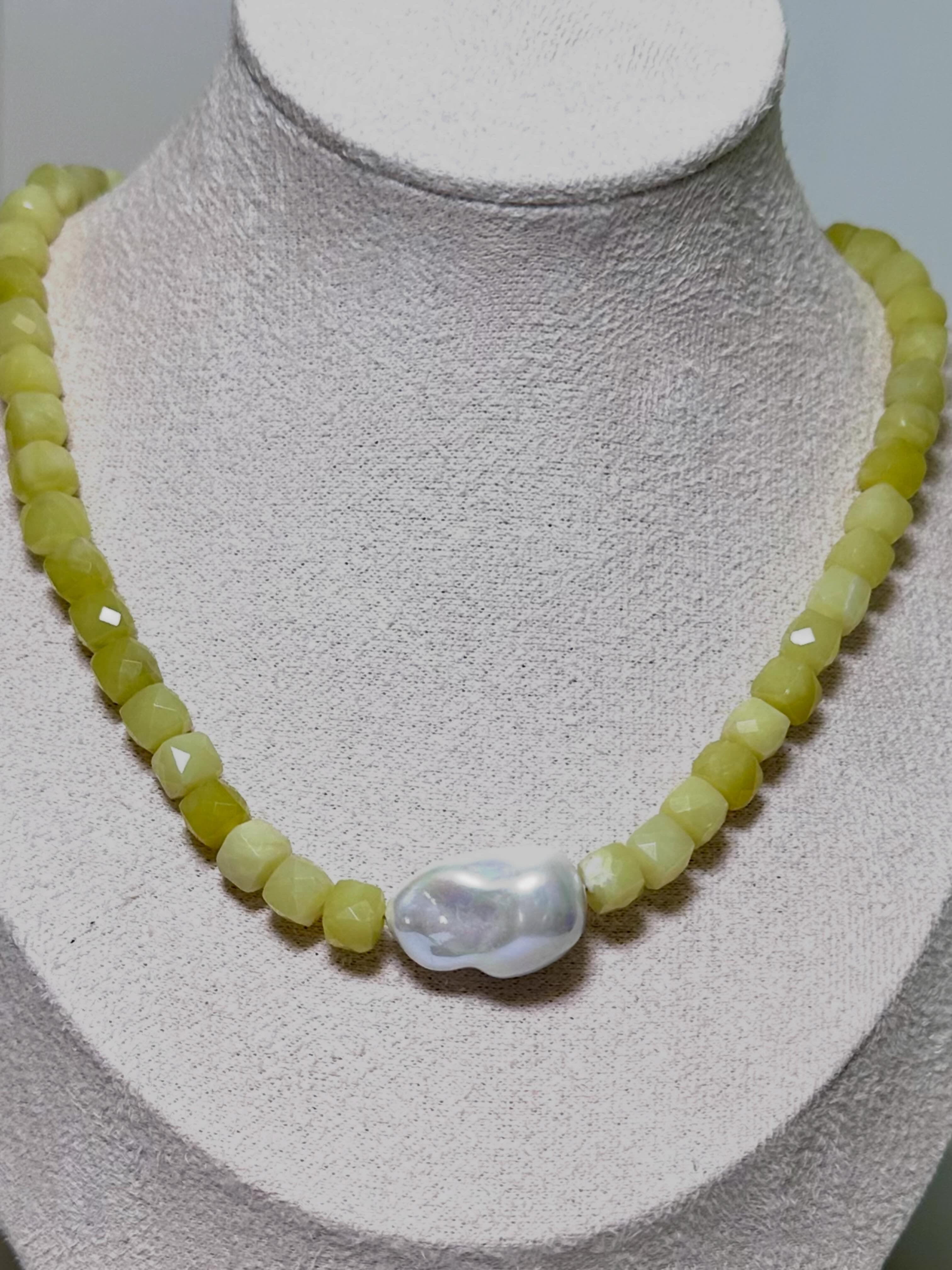 Sorbet Pearl Necklace Collection